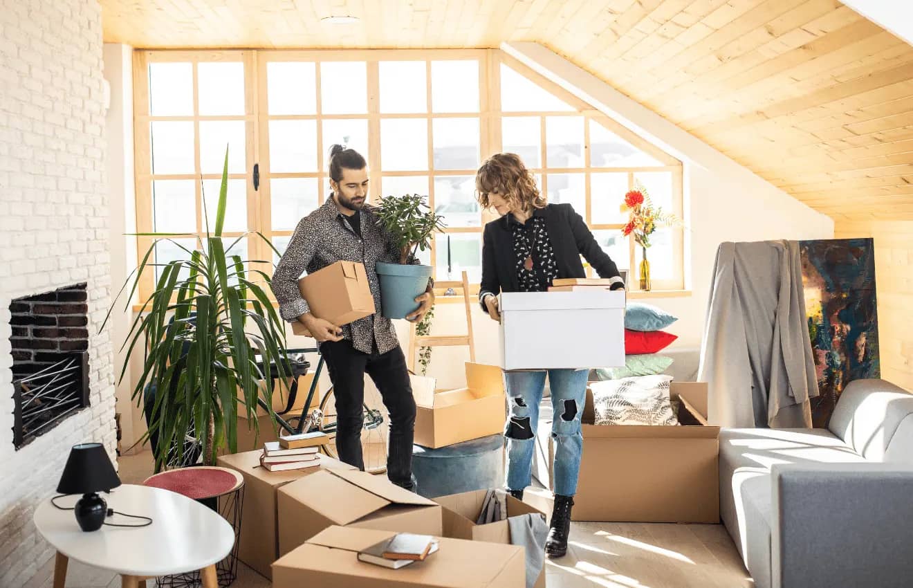 couple moving house Relocating to Virginia Beach