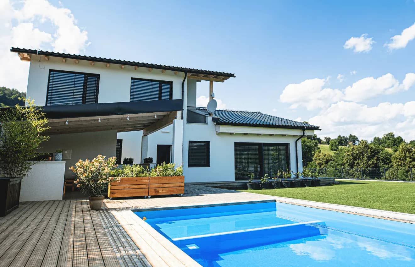 house with swimming pool - Real Estate Investing for Beginners